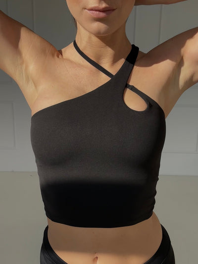 black yoga tank top